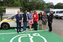 Acto de entrega de vehículos eléctricos a diferentes unidades de la UTP.
