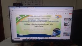 El director ejecutivo de la Cámara Panameña de Energía Solar, Ing. Jesús González, condujo como expositor el primer módulo del Diplomado.