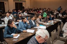 Durante la ponencia la Rectora Laguna explicó  las características  de la evolución del trabajo hasta ahora realizado y  sus recomendaciones.
