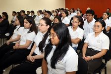 Estudiantes de la FCyT.