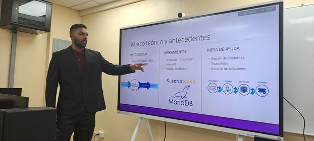 Estudiante Edilberto Duncan Flores, de la Licenciatura en Ingeniería de Sistemas y Computación de la FISC.