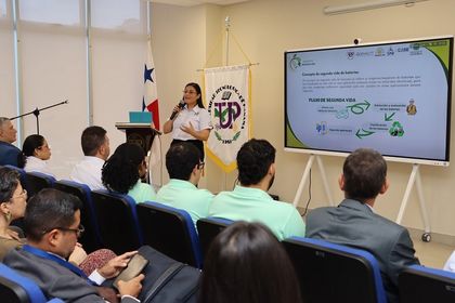 La Dra. Vanessa Quintero en el lanzamiento de su proyecto.