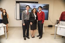 La rectora encargada, Dra. Mirtha Moore elogió el proyecto y los alentó a seguir para lograr el objetivo.