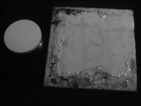 Medición hiperespectral de placas de acero bajo corrosión acelerada en laboratorio.