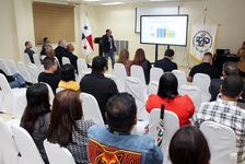 Rodrigo Saucedo, gerente de Relacionamiento para la Región Andina e Iniciativas Estratégicas para América Latina y el Caribe explico que es ICANN.