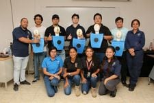 Estudiantes que forman parte de la brigada junto con los facilitadores.