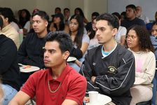 Los estudiantes de  tercer año de Ingeniería Marítima Portuaria de la UTP intercambiaron opiniones con el expositor. 