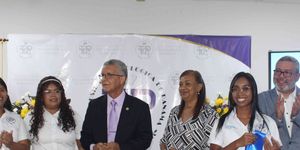 Corte de cinta inaugurando la III Jornada Industrial UTP Coclé 2025