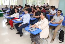 Autoridades y docentes de la FISC.