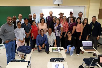 Capacitación a docentes de la UTP