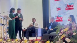  Lic. Edwin Aranda respondiendo a una pregunta.