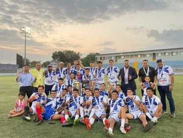 Los estudiantes pertenecieron a la nómina del equipo atalayero “La Familia FC”, quienes lograron llevarse el primer lugar de la Conferencia Oeste, lo que les otorgó la clasificación a la Superfinal.