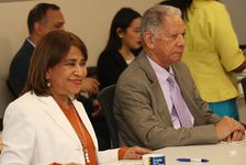 La Dra. Ángela Laguna, Rectora Encargada de la UTP.