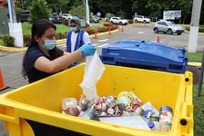 El Drive Thru de Residuos Sólidos consiste en el reciclaje móvil, en un día.