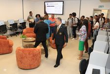 El nuevo salón se encuentra habilitado para que los estudiantes estén relajados.