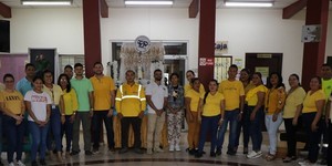 La comunidad universitaria del Centro Regional de Veraguas se vistió de amarillo para concientizar sobre la Endometriosis, el 28 de marzo. 