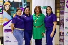 La iniciativa encabezada por la Dra. Jessica Guevara y la Dra. Vanessa Quintero, con el apoyo de la Mgtr. Nieves Bernal, busca involucrar a estudiantes de secundaria en la generación de soluciones innovadoras para problemas diarios. Créditos: Melvin Mendoza.