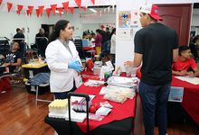 Estudiantes, administrativos en la Campaña de Donación de Sangre