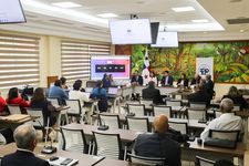 Representantes de diversos departamento de la UTP estuvieron presentes en la licitación 