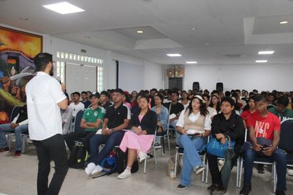 Autoridades, servicios institucionales y vida universitaria guían a los nuevos estudiantes del Centro Regional de Coclé