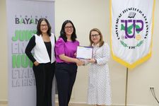 Docentes de la UTP entre los participantes.