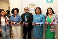 La inauguración se realizó con el corte de cinta de las autoridades y del Centro de Estudiantes.