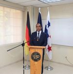 Dr. Arthur James, docente e investigador de la FIM.