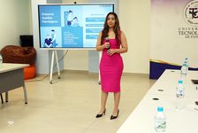 Psicóloga Anllelina Varcasia.