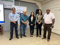  Tesistas junto a Comité evaluador conformado por Dr. Euclides Deago (asesor),  Ing. José de la Cruz Sánchez (co-asesor) y al Lic. Jesús Villar.