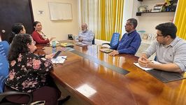 Docentes y autoridades del centro se reunen con el Director de la UDIT.
