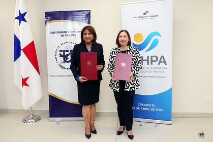 Rectora encargada de la UTP, Dra. Ángela Laguna Caiceda y la Directora del IMHPA, Dra. Luz Graciela de Calzadilla firman convenio de cooperación.