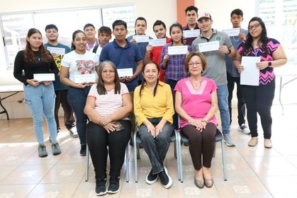 Estudiantes de la UTP Chiriquí reciben apoyo para la adquisición de lentes