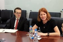 La Embajadora de Países Bajos en Panamá, S. E. Peggy Vissers y Jean-Philipp Pourcelot, Oficial de Asuntos Económicos y Políticos.