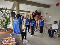 Estudiantes presentaron diferentes puntos artísticos a los residentes del Centro de Atención.