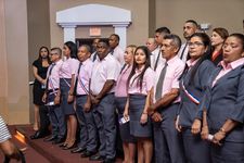 Los estudiantes graduandos tienen como meta continuar sus estudios a nivel superior.