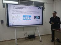 Estudiante Dylan González durante su sustentación. 