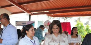 Dra. Ángela Laguna, Rectora de la UTP, junto con la Ing. Diocelina Becerra de la UGTC