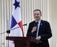 Decano de la FIC, Dr. Ramiro Vargas