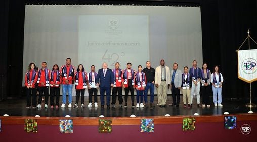 Este acto tuvo lugar en el Teatro Auditorio del Campus Central VLS.