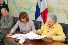 Firma del convenio.