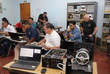 Con este nuevo equipo, los estudiantes recibirán una experiencia de aprendizaje profesional y estimulante en electrónica de potencia.