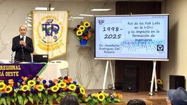 Dr. Humberto Rodríguez, docentes e investigador de la UTP.