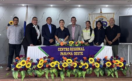 Autoridades del Centro y de la CCIAPO se reunen para el desarollo de la Provincia. 