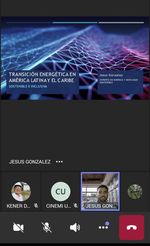 El Mgtr. Jesús González, facilitador del diplomado en Movilidad Eléctrica, durante la exposición del módulo uno, tocó aspectos de la Transición Energética en América Latina y el Caribe.