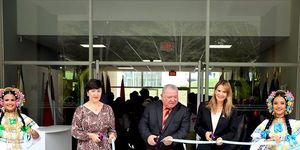 Inauguró esta feria el rector de la UTP, Dr. Omar Aizpurúa, S. E. Yill Otero, del Ministerio de Relaciones Exteriores y S. E. Izabela Matúsz, embajadora de la Unión Europea en Panamá.