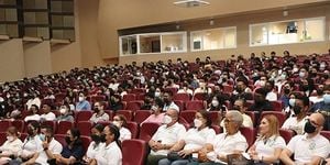 Estudiantes nuevo reciben seminario de Inducción.