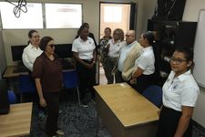 Recorrido de Pares Académicos en laboratorios, oficinas del Centro Regional  