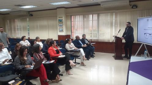 En el Salón Rosendo Taylor de la UTP se realizó recientemente la conferencia Innovación y Sostenibilidad en la Industria, dictada por el Mgtr. Nicolás Remedi, Consultor de Innovación, Docente e Investigador del Observatorio Económico de la Universidad Católica del Uruguay (OCU).
