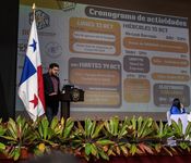 El asesor del evento, Dr. Fernando Arias describió el programa que tendría el congreso durante una semana de actividades.