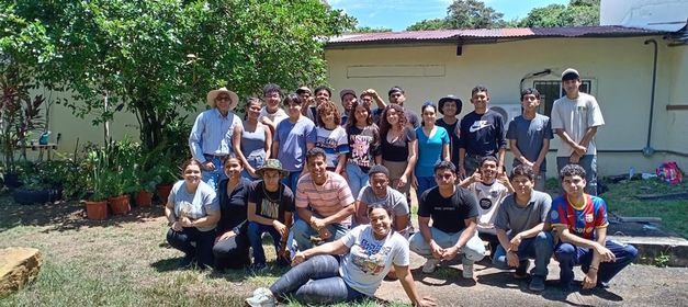 Foto grupal de la actividad.